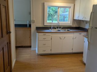 255 SE 2nd St, Canyonville, OR 97417