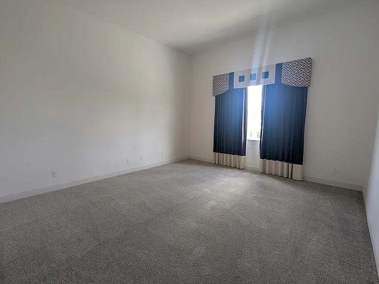 760 N Hunt Club Dr — Photo 16