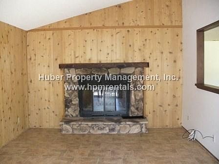 4th image of 12713 Manor Dr