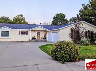 1710 N B St, Garden City, KS 67846