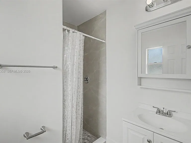 1021 SW 3rd St #6 — Photo 12