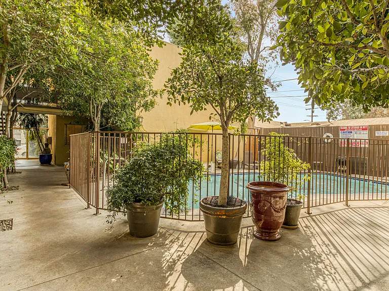 14641 Magnolia Blvd #5 — Photo 13