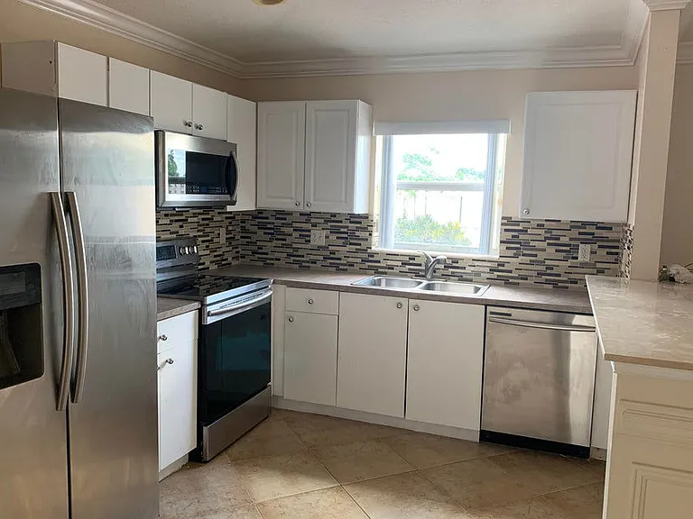 5900 Azalea Cir — Photo 5