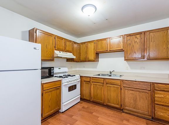 2nd image of 3 N Macgillis Dr #12-2