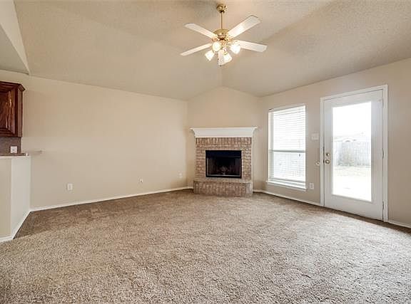 4th image of 2905 Carolina Dr