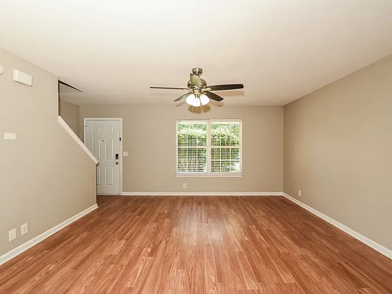 843 Kanatak Ln — Photo 6