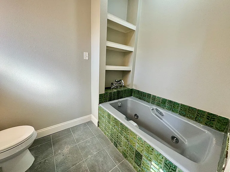 705 Sunrise Ave — Photo 22