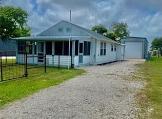 906 W Monroe Ave, Port O Connor, TX 77982