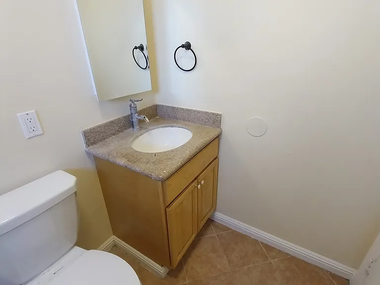 502 Maple St #2 — Photo 8