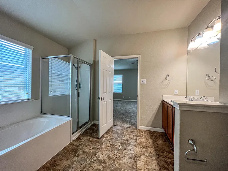 923 Avery Pkwy #2 — Photo 12