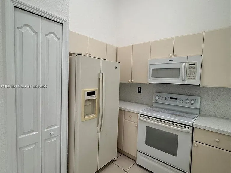 1536 SE 25th St #206 — Photo 9