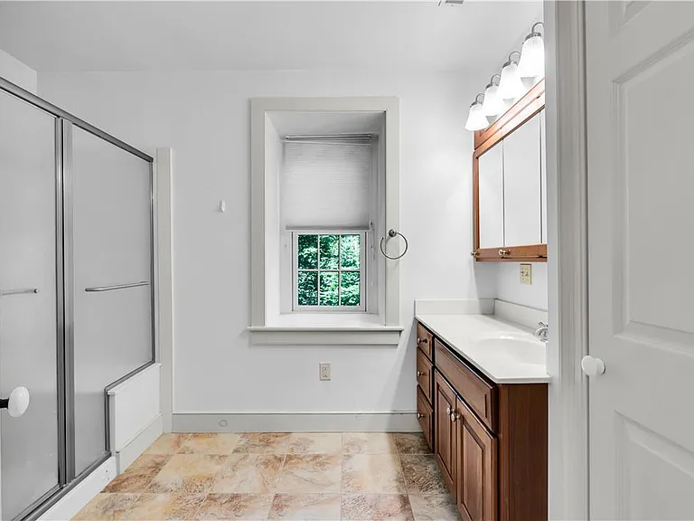 2408 Applewood Dr — Photo 16