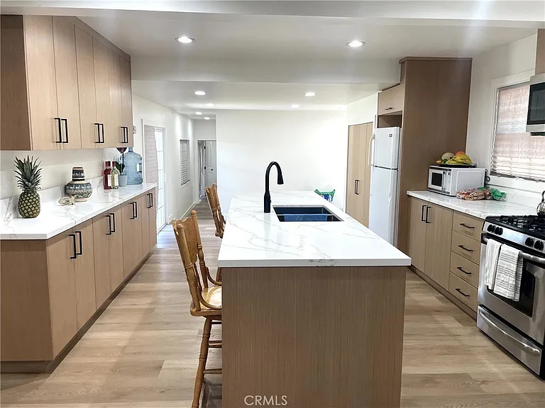 9488 Foster Rd — Photo 7
