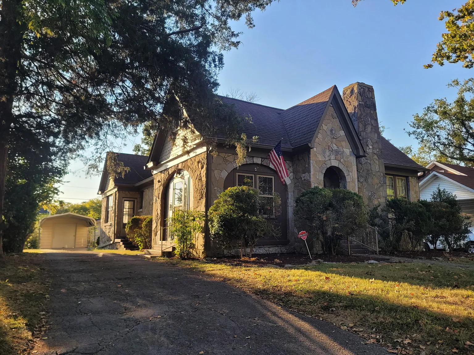 2 bed, 1893 sqft, $2,000 — Photo 1