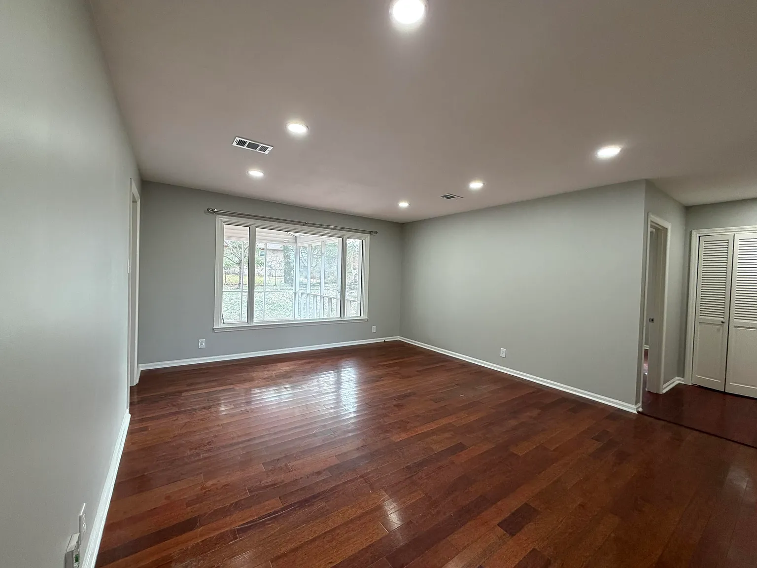 3 bed, 1.5 bath, 1432 sqft, $1,895 — Photo 3