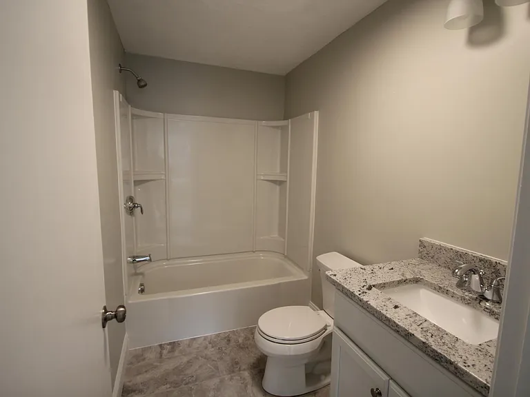 72 Hill Rd #A — Photo 7