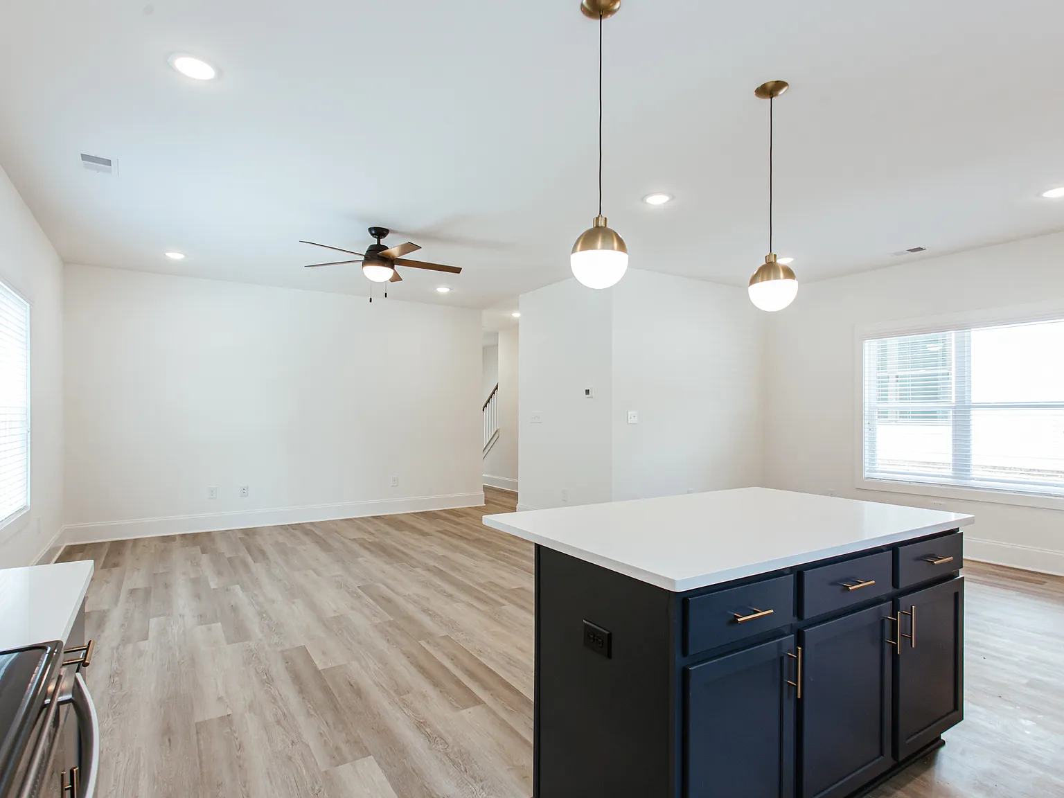 4 bed, 1932 sqft, $3,000 — Photo 4