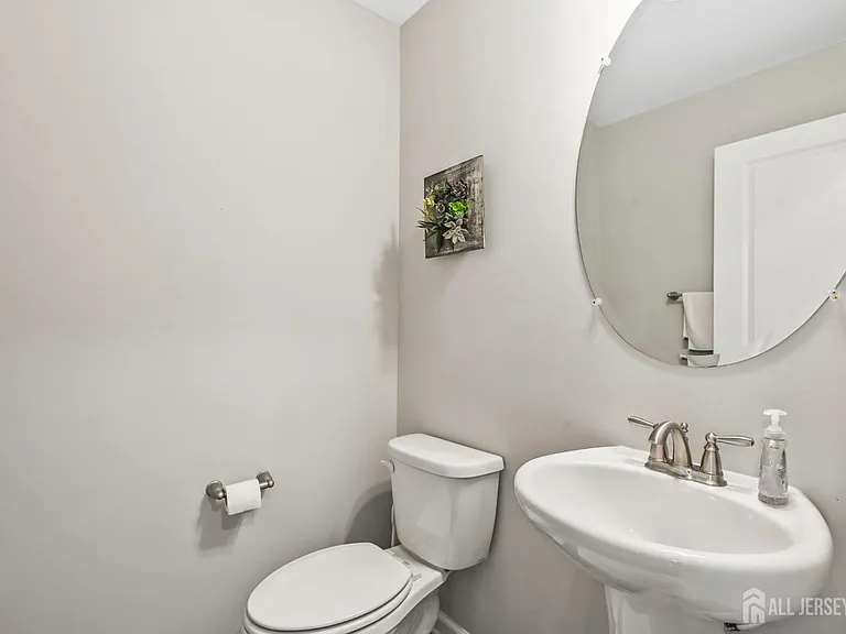 2208 Massey Ln — Photo 9