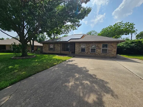 1701 Coral Rock Ct, Irving, TX 75060