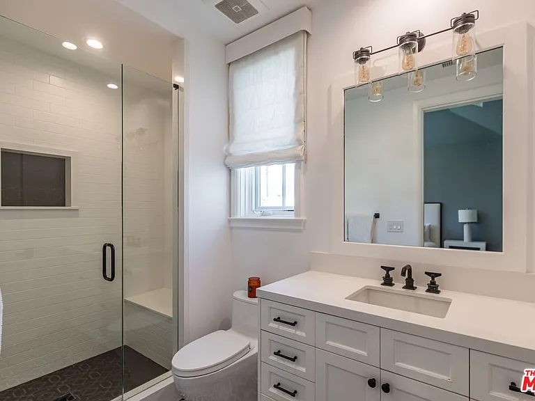 6671 Dume Dr — Photo 35