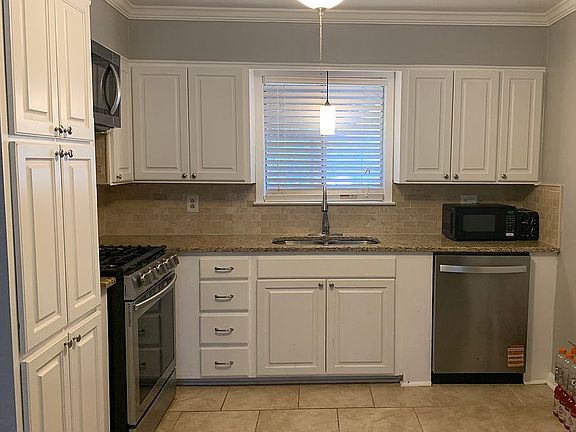 4th image of 174 Kaye Dr