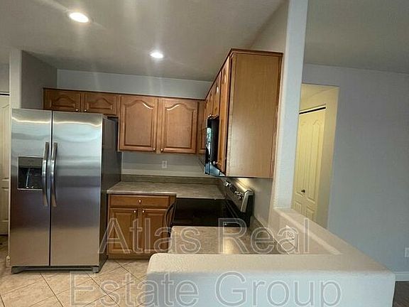 4th image of 374 W Jersey Way