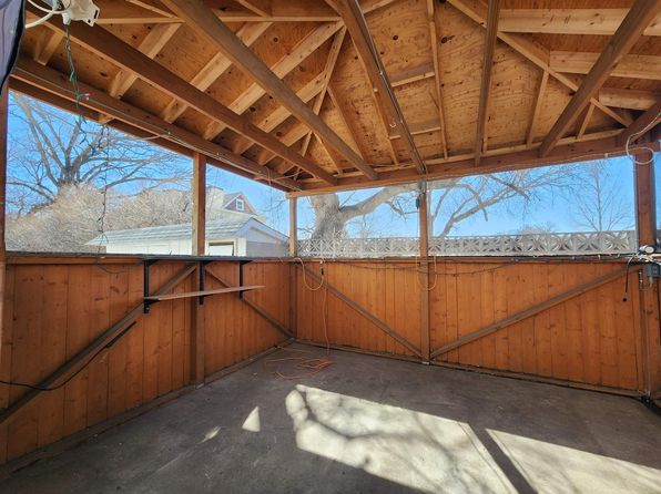 112 University Ave E, Minot, ND 58703