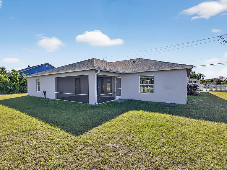 2501 SE Mariposa Ave — Photo 17