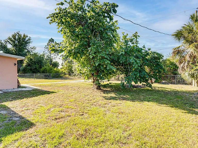 5065 White Ave — Photo 18