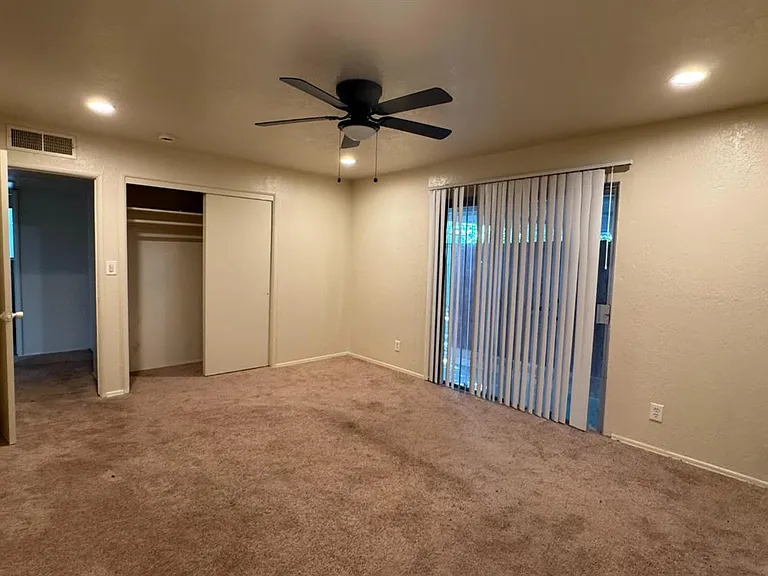 493 N Alta Ave — Photo 16