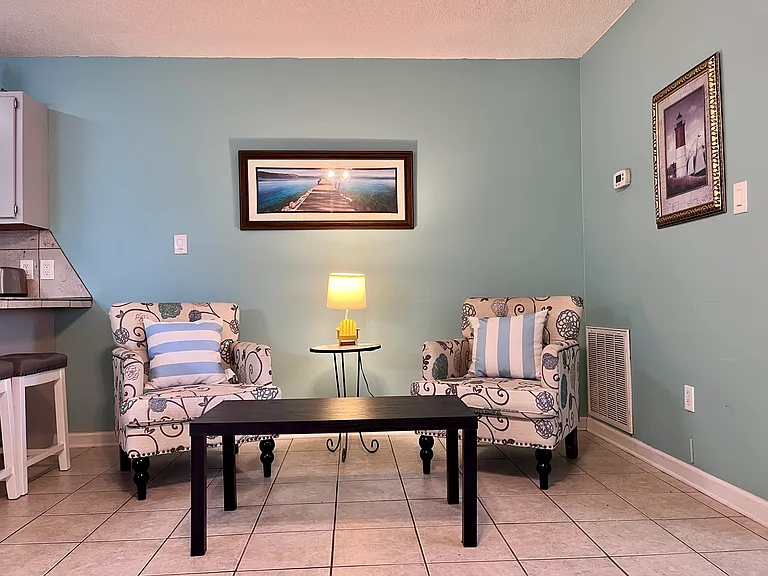 2010 Yaupon Dr #103 — Photo 8