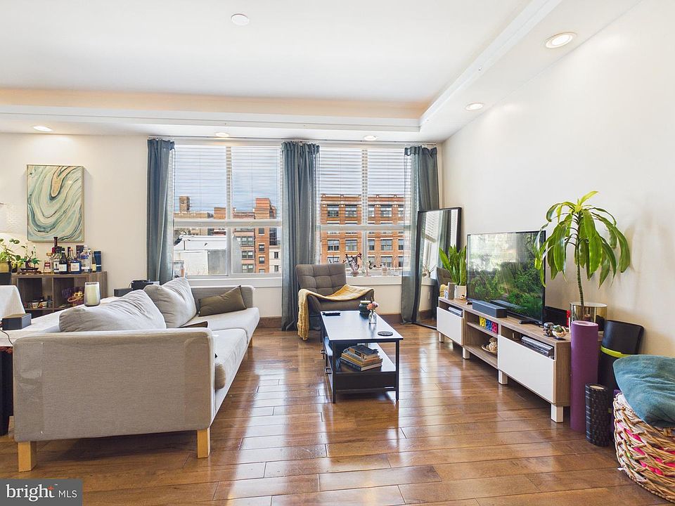 1st image of 1241 Buttonwood St APT 4C