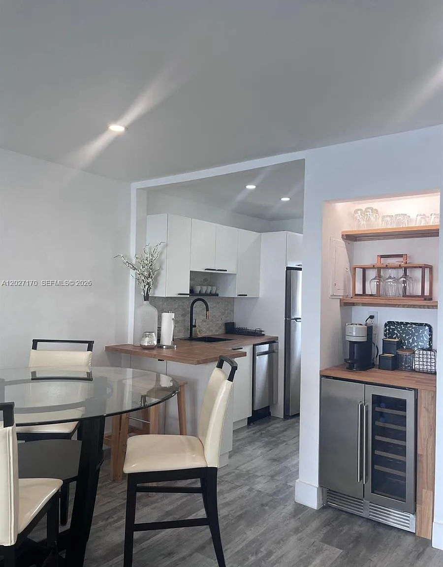 Point East Sec Iii Condo — Photo 4