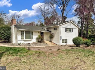 6810 Valley Brook Dr, Falls Church, VA 22042