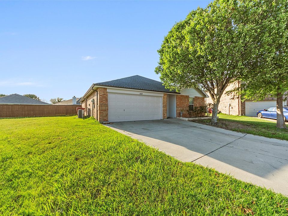 1st image of 2620 Spencer Cir
