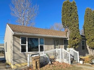 1917 6th St NW, Minot, ND 58703