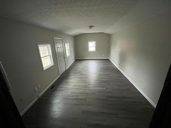 4th image of 1618 N Hawthorne Ln