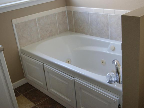 5th image of 1631 Logan Dr