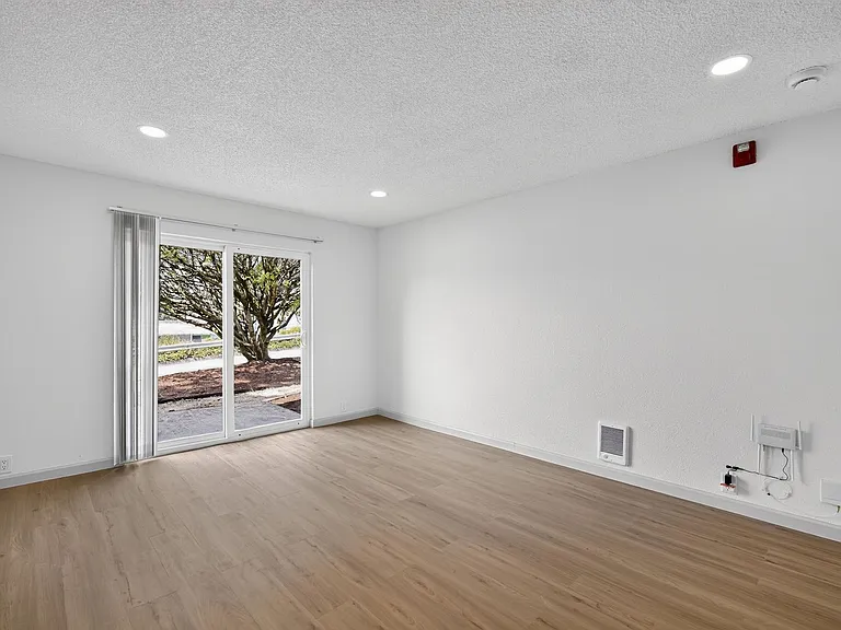The Clover Apartments — Photo 18