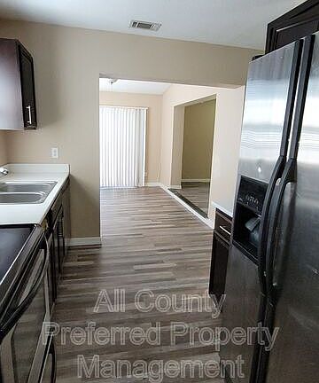 5th image of 977 Bougainvillea Dr