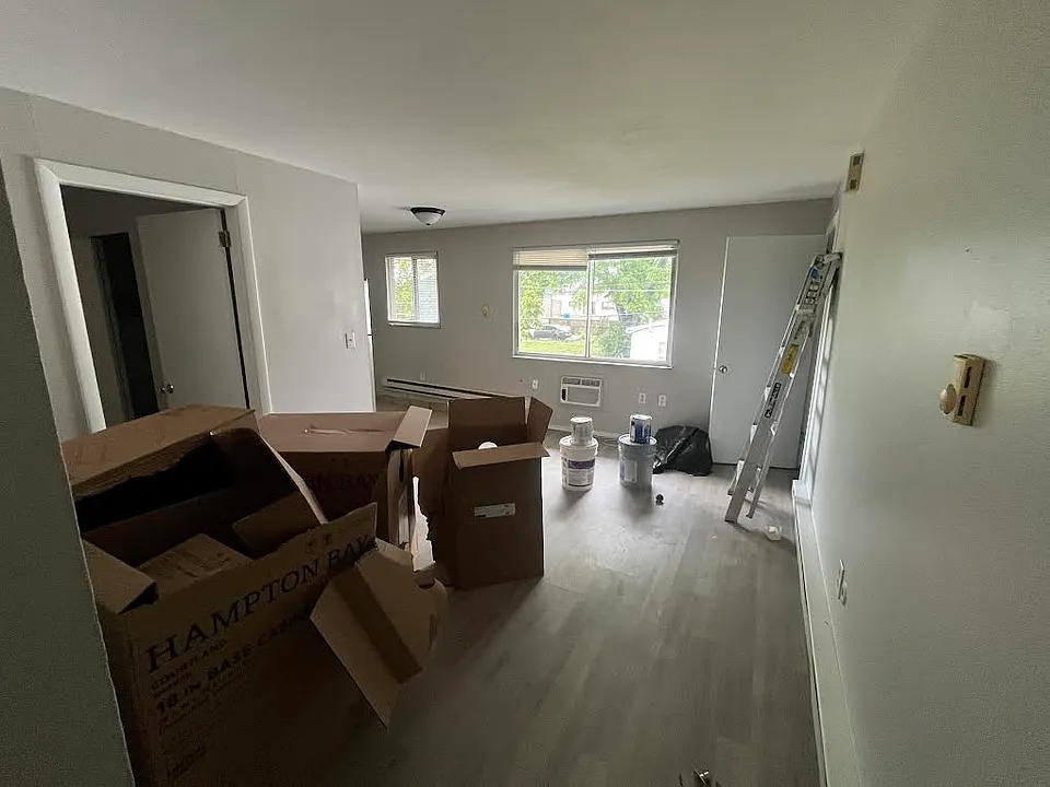445 Hunter Ave #5