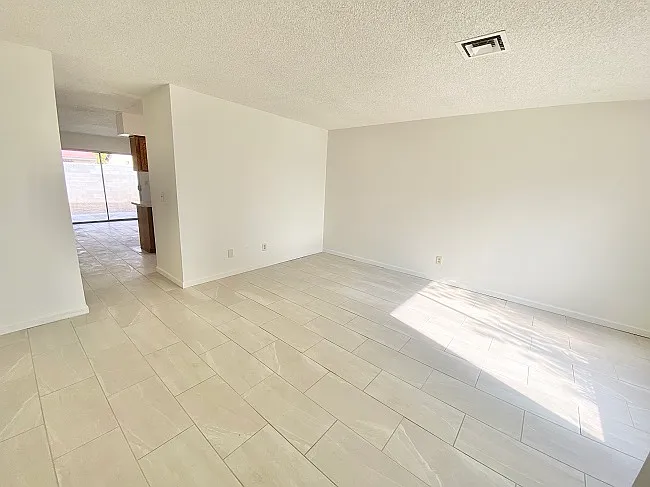 3 bed, 1146 sqft, $1,495 — Photo 2