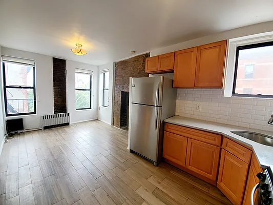 Rented by Ideal Properties Group | media 2