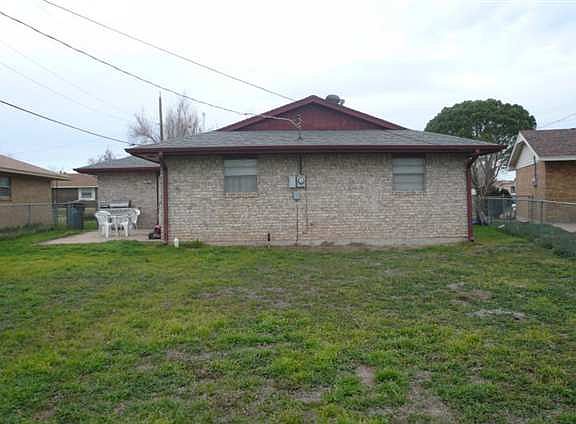 3rd image of 135 NE Dunlop St