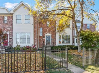 917 N Hanley Rd, Saint Louis, MO 63130