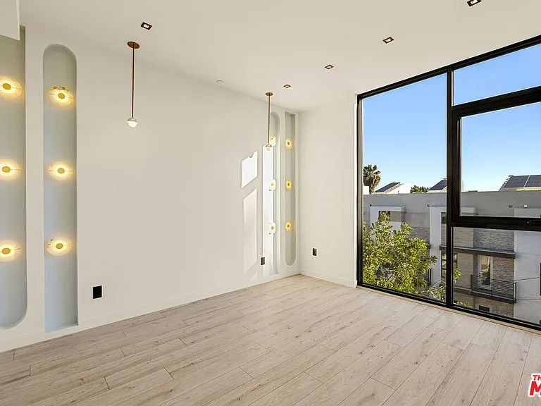 1021 N Ogden Dr #Penthouse 7 — Photo 10