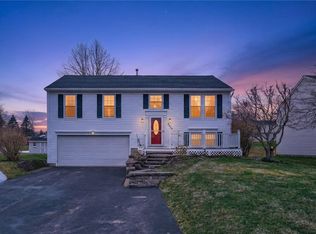 3249 Green Tree Dr, Walworth, NY 14568