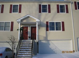 11 Scuppo Rd UNIT 104, Danbury, CT 06811