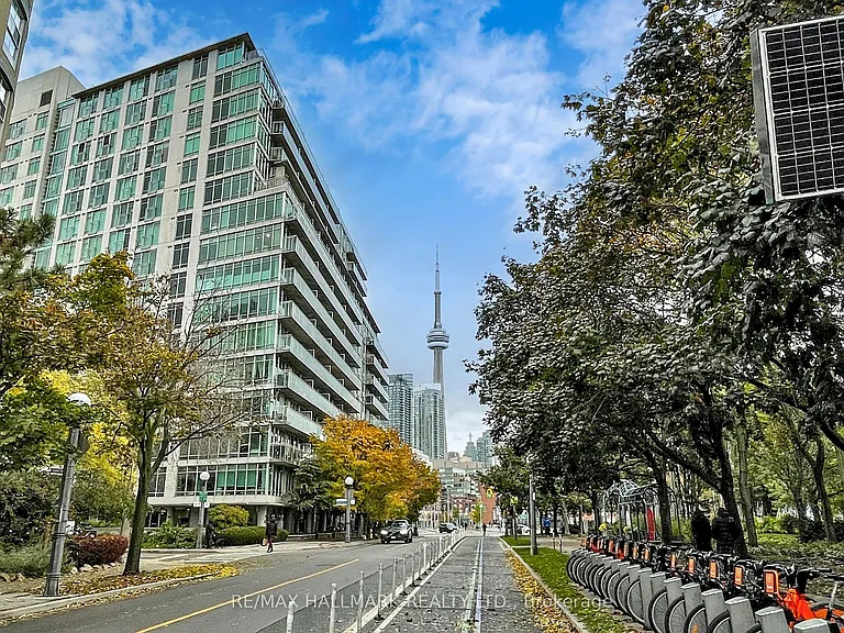 650 Queens Quay W #1121 — Photo 24