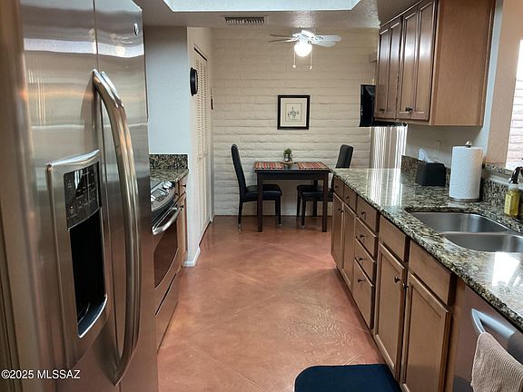 3rd image of 5720 N Calle De La Reina